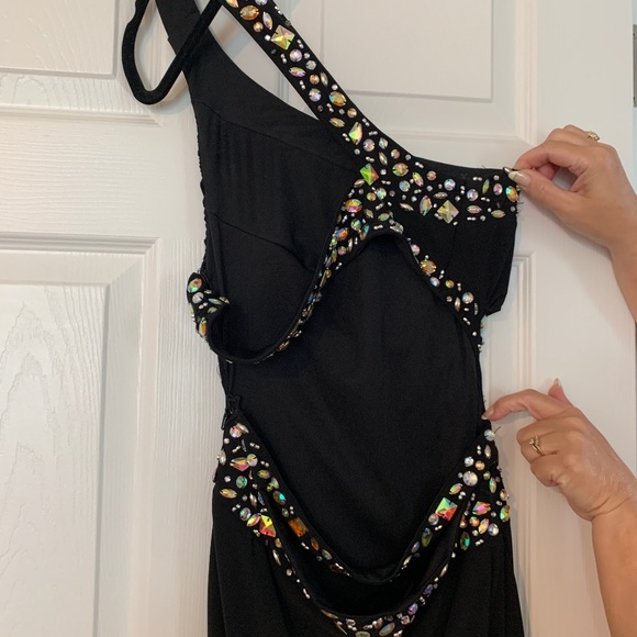 Dress - Picture 4 of 5